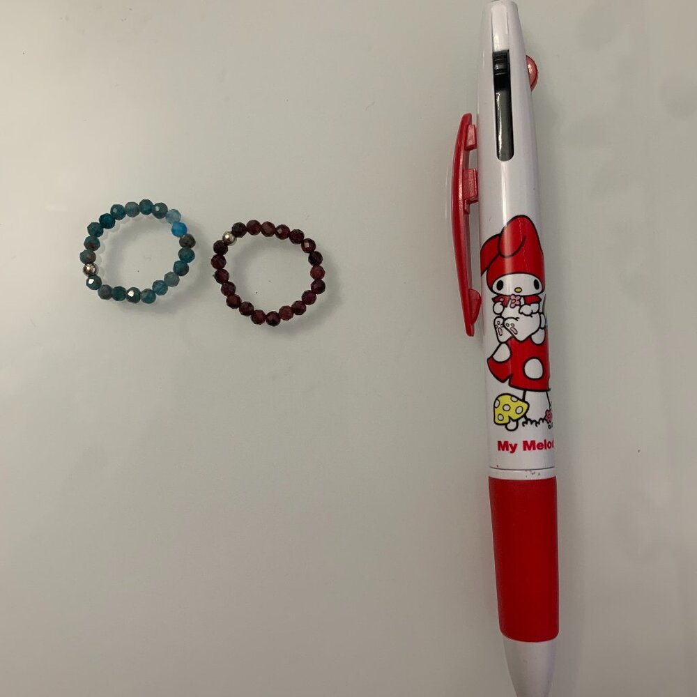 BNWOT Genuine Garnet & Apatite rings (adjustable)